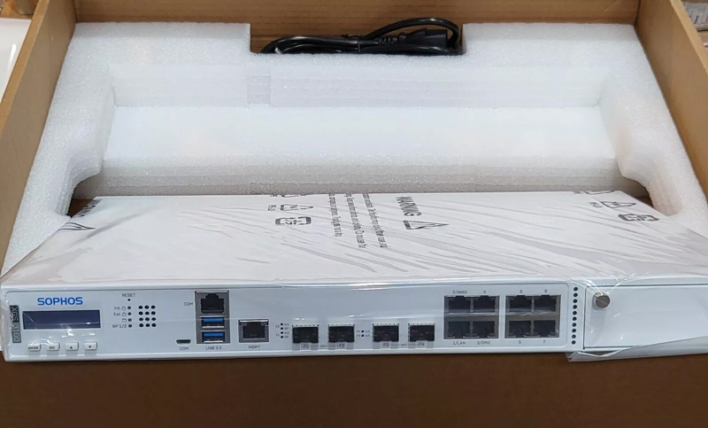 firewall-sophos-xgs-3100-2.jpg